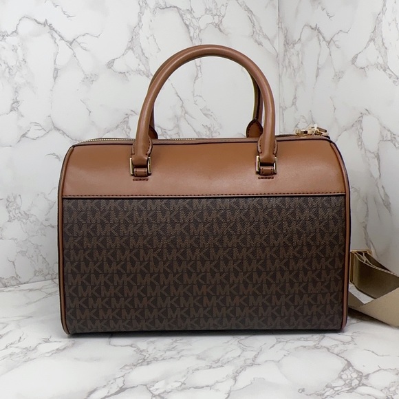 Michael Kors travel medium duffle bag - Picture 7 of 10